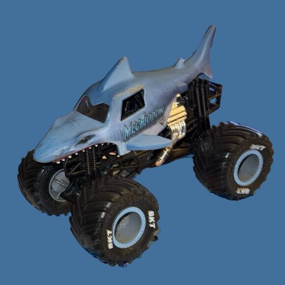 Spinmasters Megalodon Monster Jam Truck Metal Body Shark 1:24 Scale B23 - Picture 1 of 11
